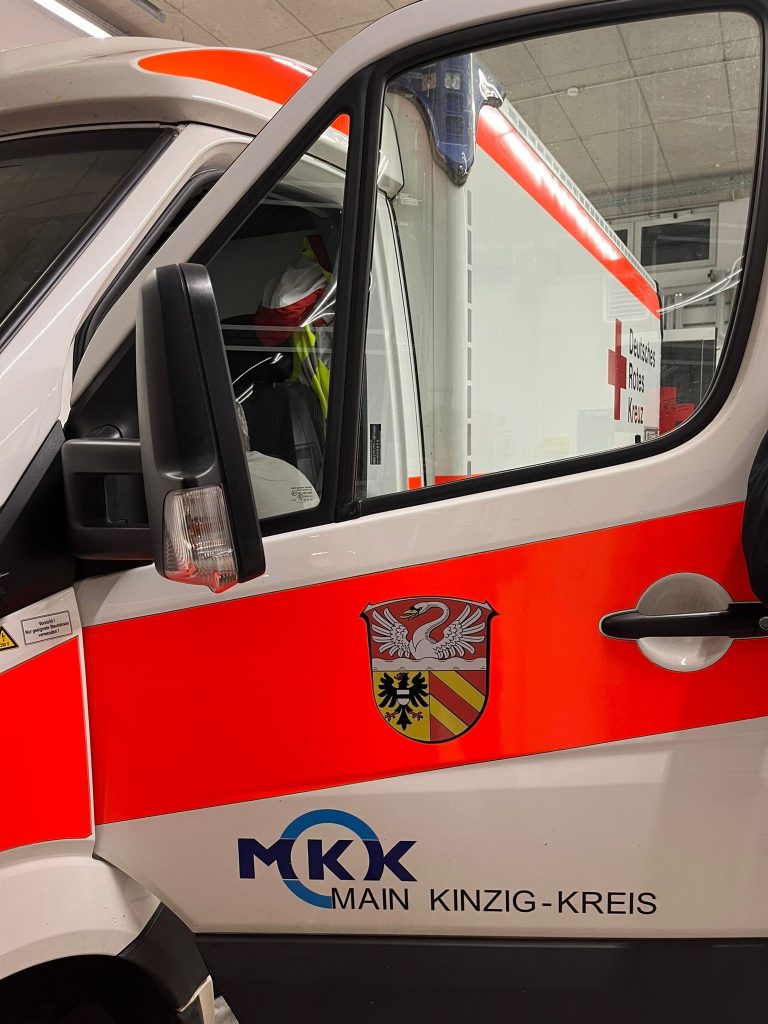 Rettungswagen des Main Kinzig Kreises zu Besuch in Lanzingen