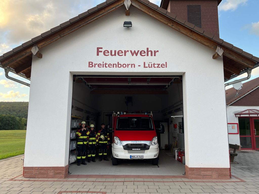 Ausrückbereit am Feuerwehrgerätehaus Breitenborn-Lützel (Foto: TL)